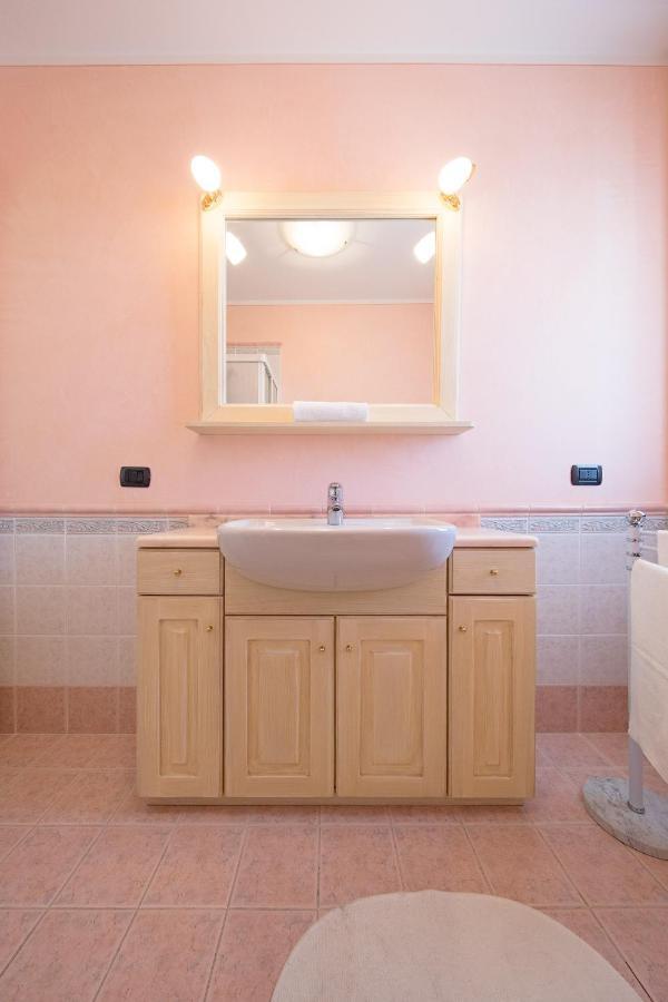 I Mosaici Apartments By Wonderful Italy Sirmione Exterior foto